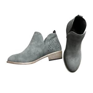 NWT VEPOSE Women's Grey Ankle Cutout Low Chunky Heels Size 8.5